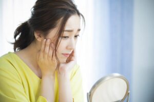 40代の顔のたるみの原因は!? 今すぐ始めるべき予防&改善方法!