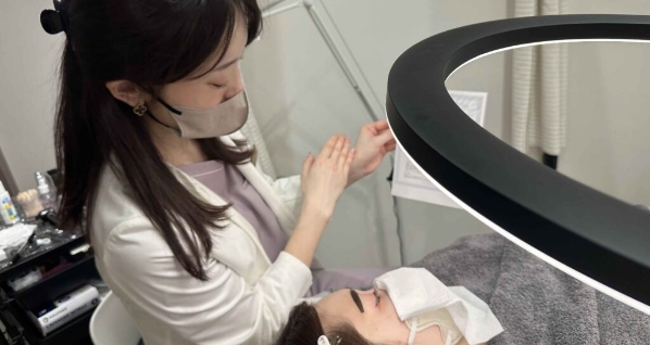 美しい定着には、施術後のアフターケアが非常に重要です。